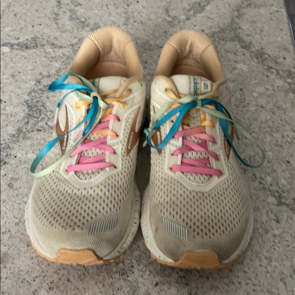 Brooks Ghost